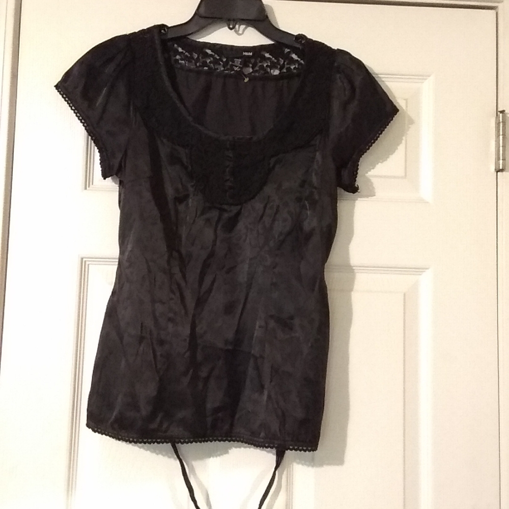 💫 H&M Cute Tie Back Blouse Size 10
